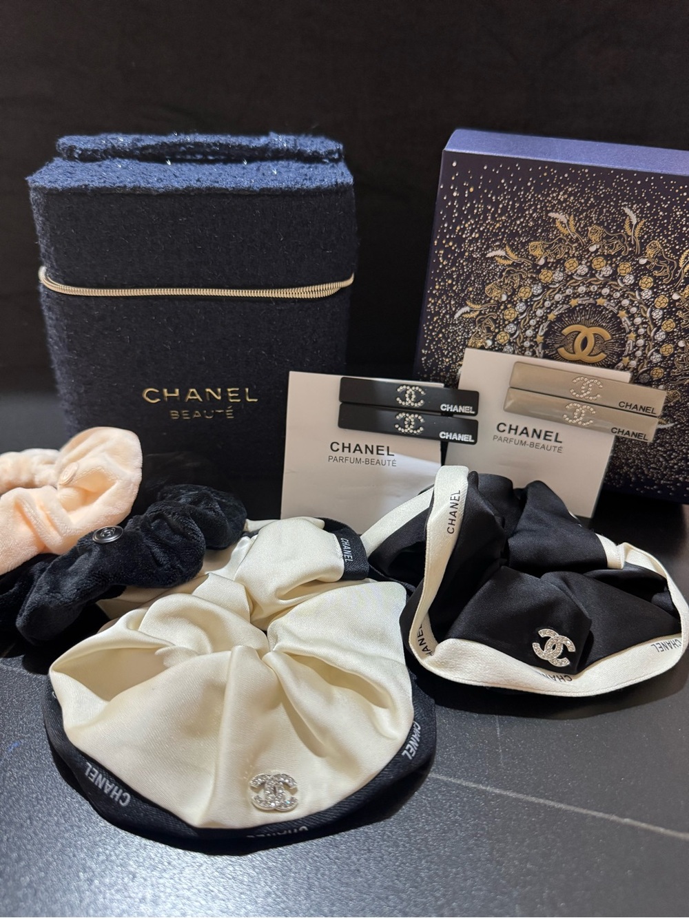 Chanel Beaute Make up pouch & Hair accessories bundle GWP
